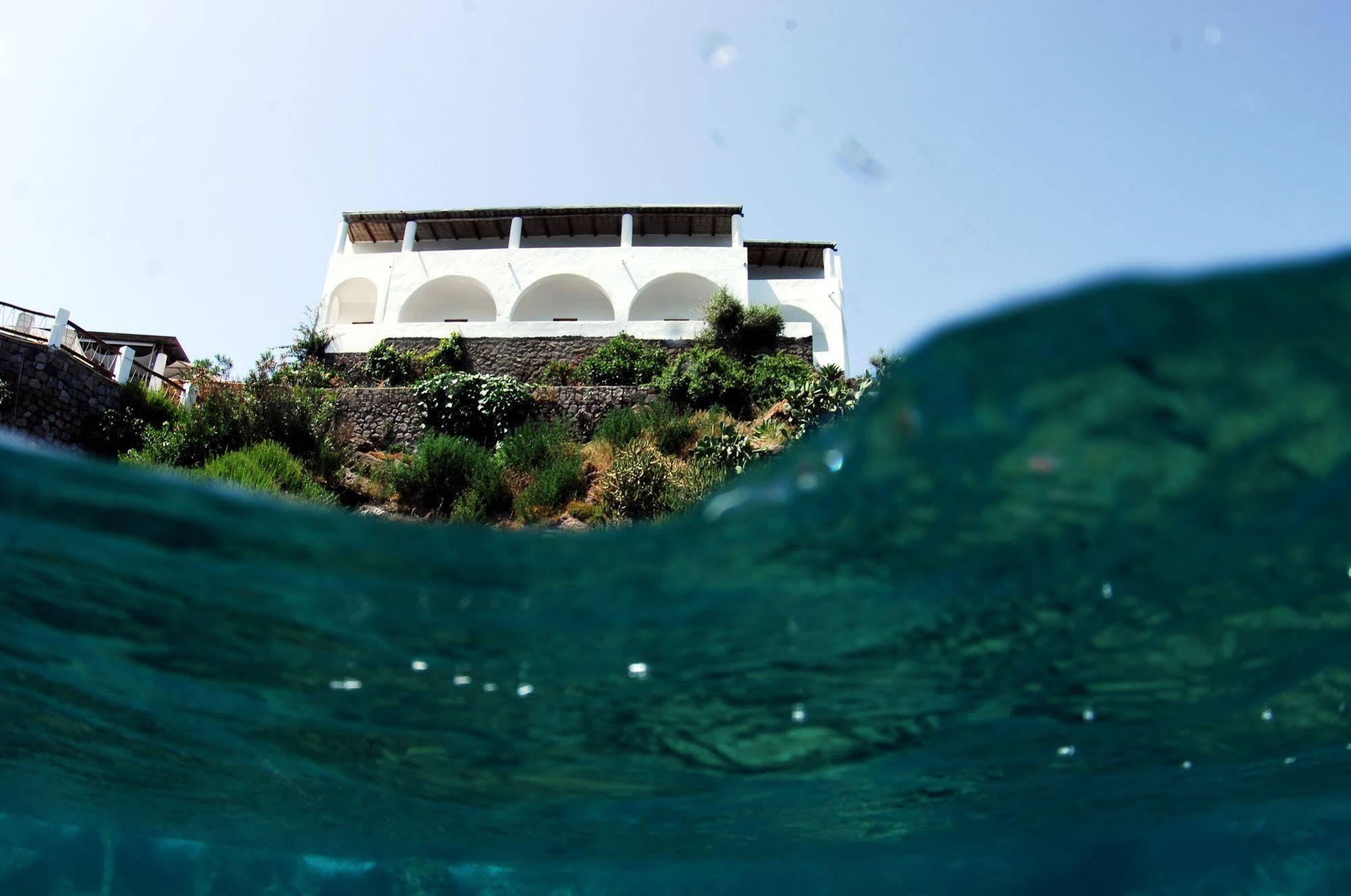 Hotel Cincotta Panarea Exteriör bild
