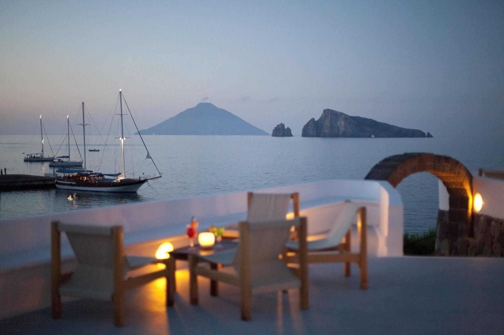Hotel Cincotta Panarea Exteriör bild