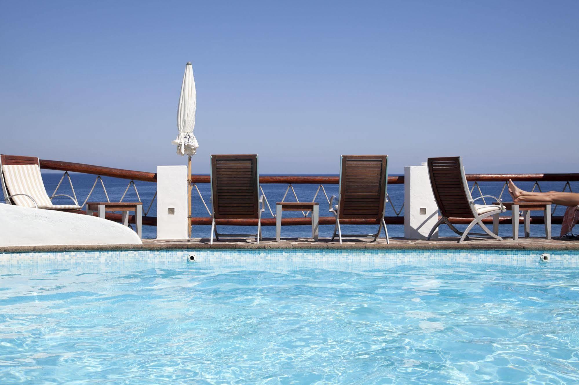 Hotel Cincotta Panarea Exteriör bild